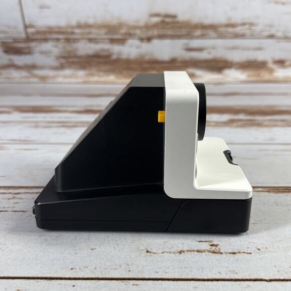 Polaroid One Step 2 i-Type Instant Film Camera | TESTED - Picture 4 of 4